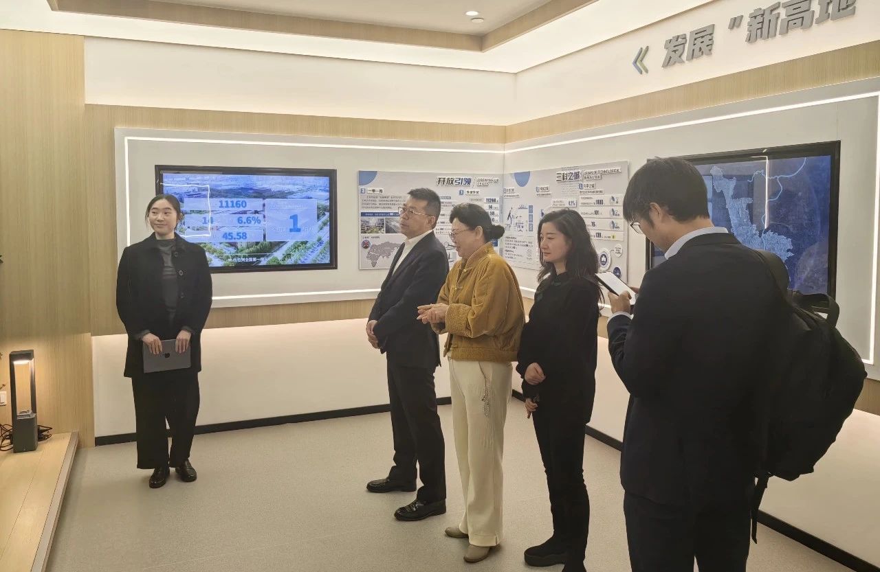 成都市投促局考察“立业闵行”AI智慧招商平台