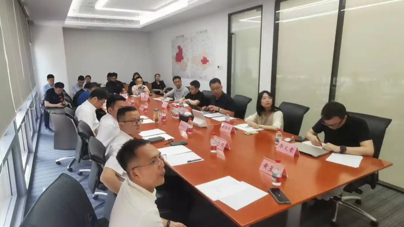 浏阳市委副书记、市长王雄文一行调研华夏数科